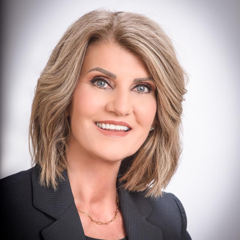 jana turner headshot