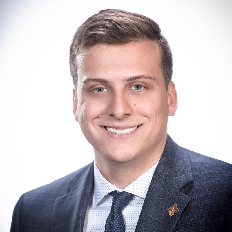 kasen warren headshot