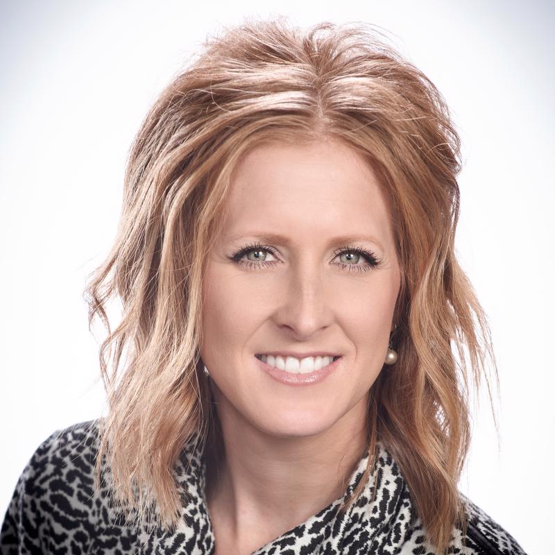 emily lohmann headshot