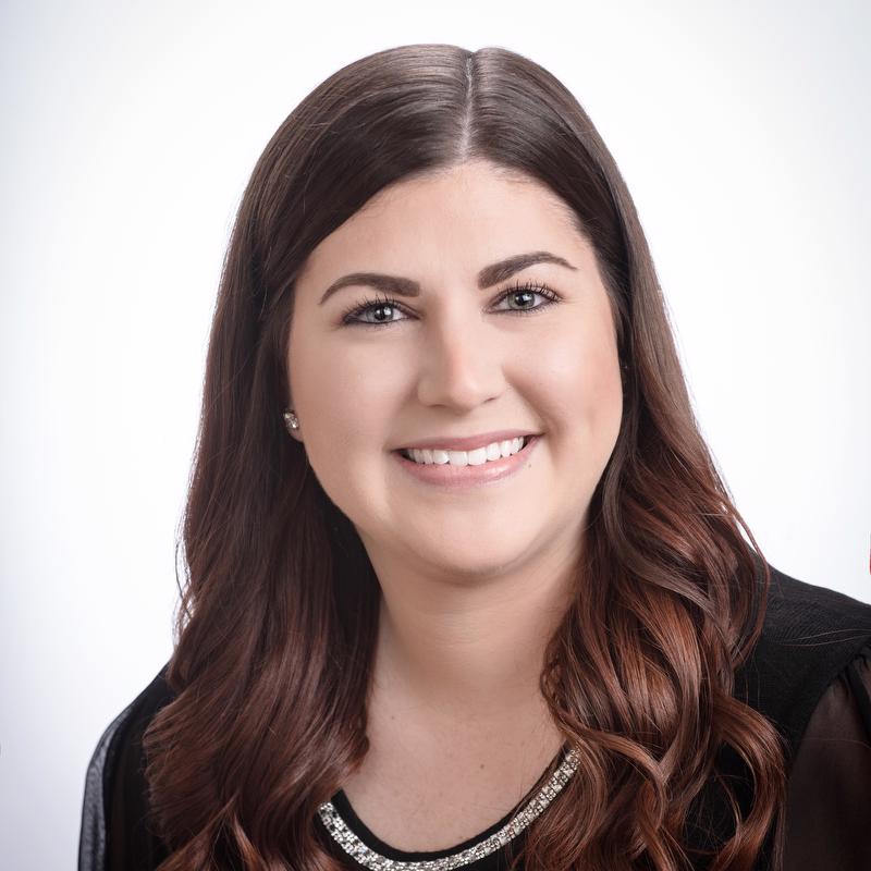 makenna gelnar headshot